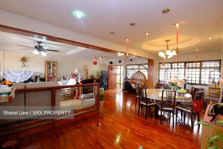 Blk 155 Pasir Ris Street 13 (Pasir Ris), HDB Executive #195100302